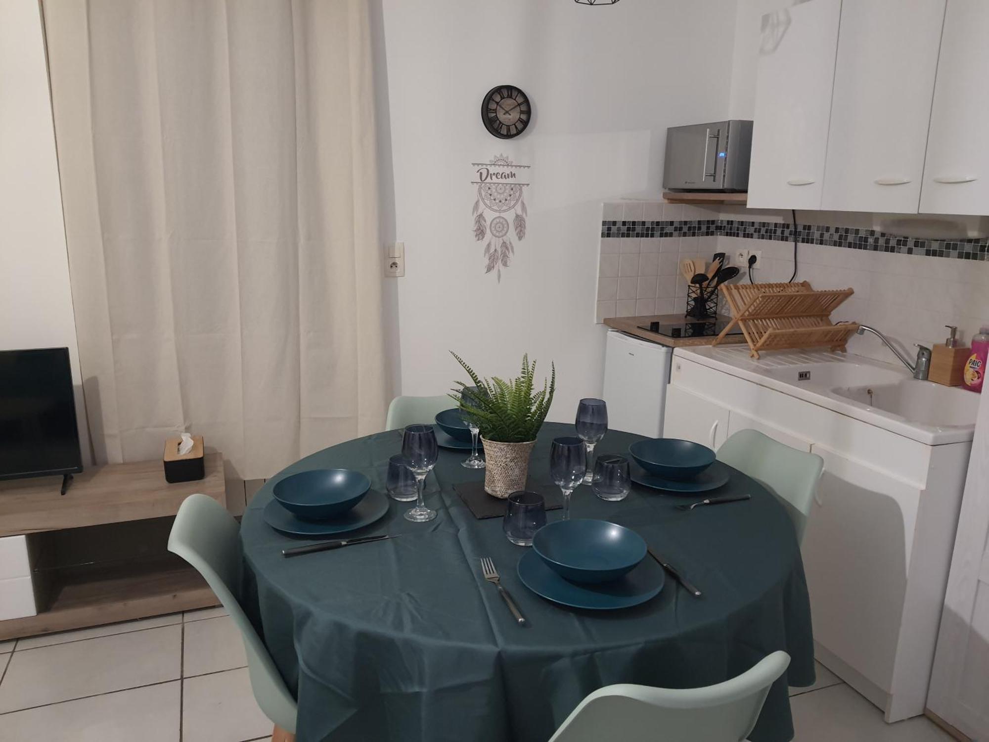 Maisonnette Abj Anneyron Luaran gambar