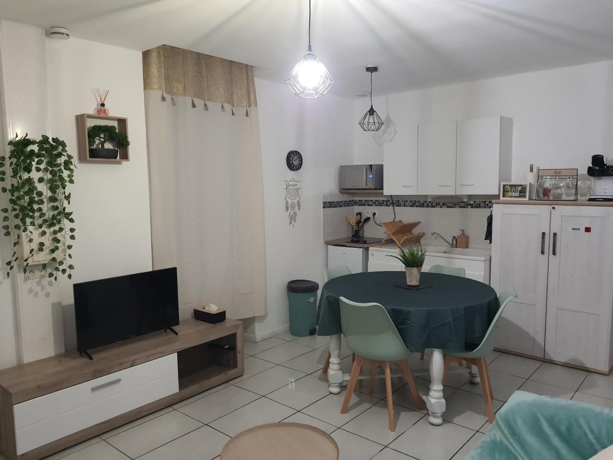 Maisonnette Abj Anneyron Luaran gambar